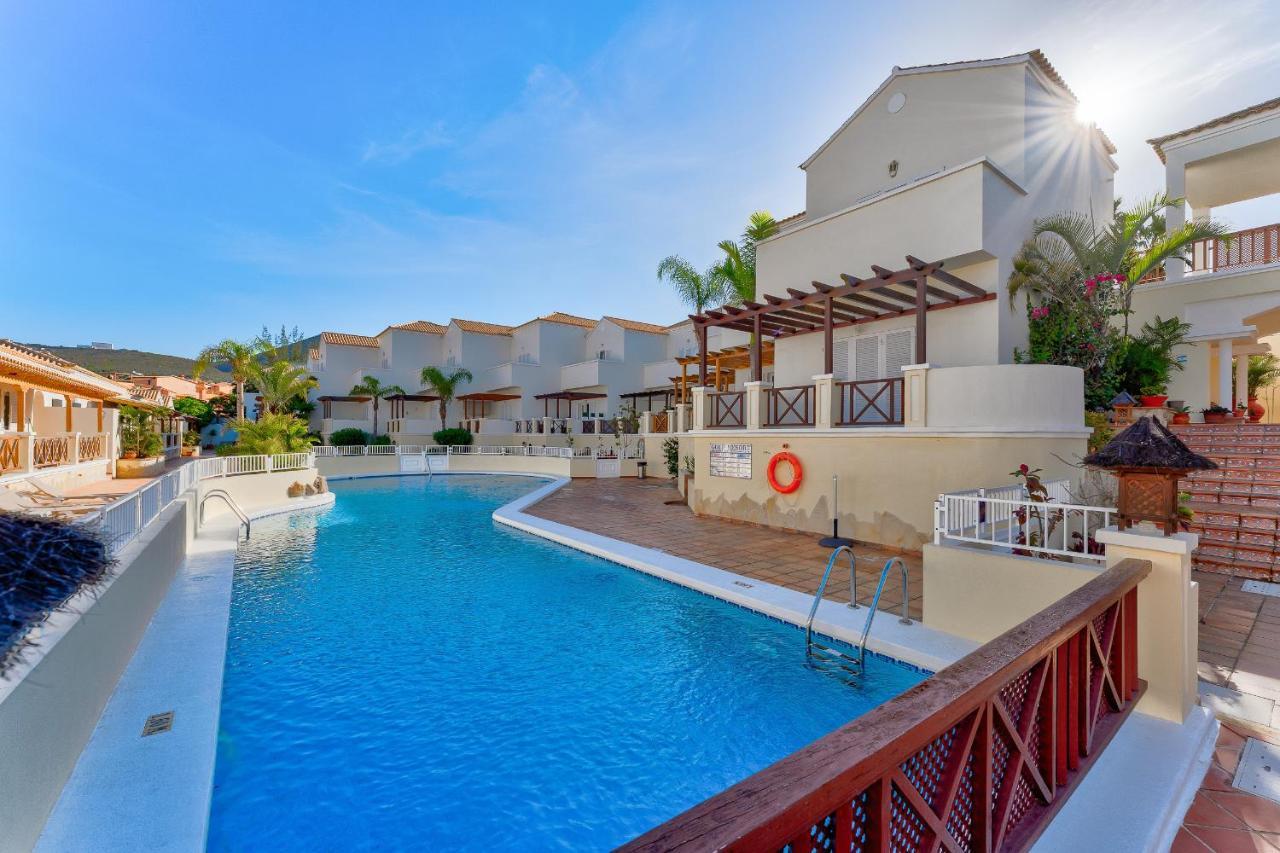 Chalet Playa De Las Americas Arona  Exterior photo